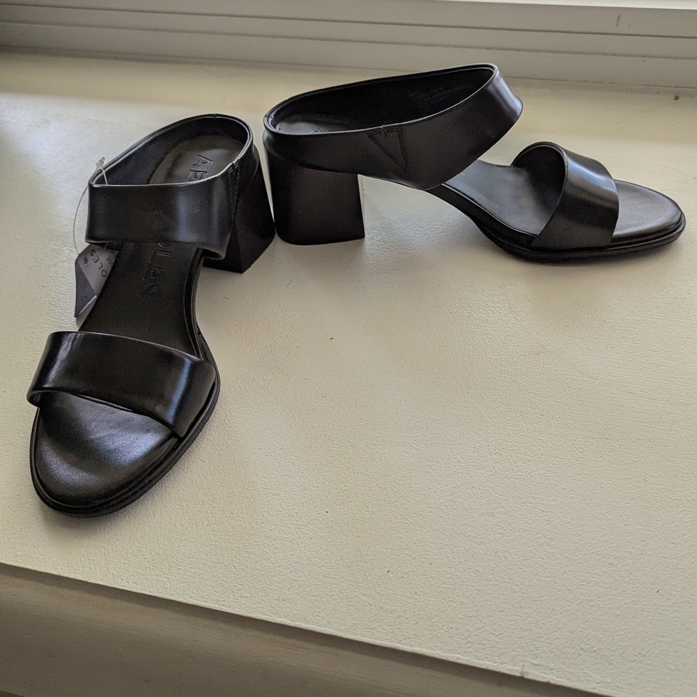 AEROSOLES Black Stacked Heel Sandal